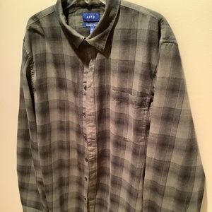 Beautiful Mens Apt 9 collared shirt